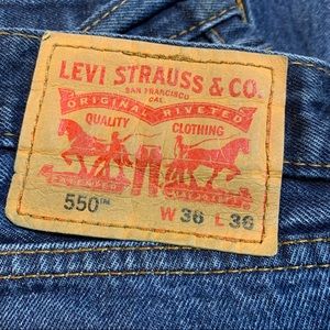Levi’s 550 36x35 Mens jeans relaxed fit taper lightly distressed no holes 5018